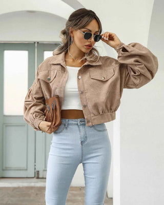 Kurze Jacke im Oversize-Stil