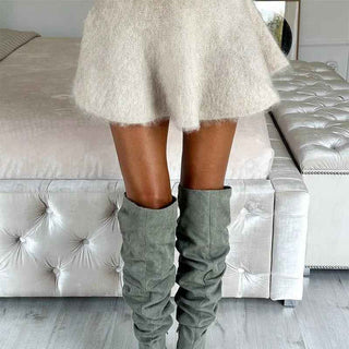 Mira– Flauschiges 2-teiliges Set aus Strick mit Minirock & Knopf-Top