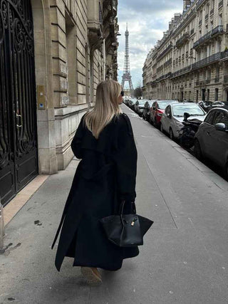 Colette – Langer Damen Trenchcoat in Schwarz mit Gürtel & Oversize-Look