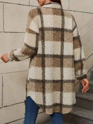 Elisa – Kariertes Damen Trenchcoat aus Teddy-Stoff mit Knopfleiste