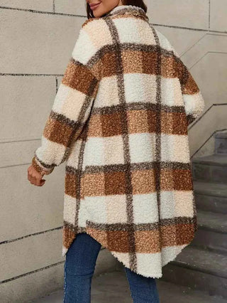 Elisa – Kariertes Damen Trenchcoat aus Teddy-Stoff mit Knopfleiste