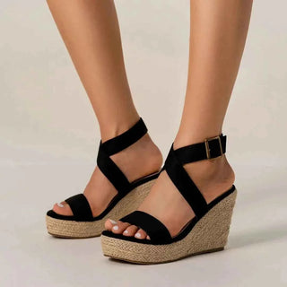 Solana – Elegante Keilsandaletten mit Bastsohle & Kreuzriemen