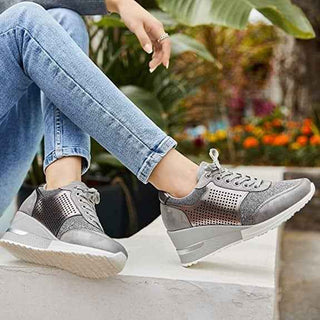 Platform sneaker