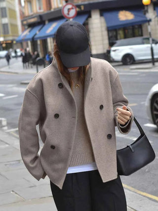 Weit geschnittene Jacke mit Knopfverschluss