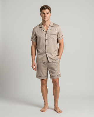 Herren Schlafanzug kurz gemustert mit Hemd und Shorts-Cecile Lavelle-Goldenes V-M-Cecile Lavelle
