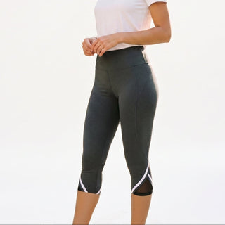 Hochtaillierte Capri-Leggings mit Bequemer Stretch-Passform-Women’s Activewear-Cecile Lavelle-Grau-M-Cecile Lavelle