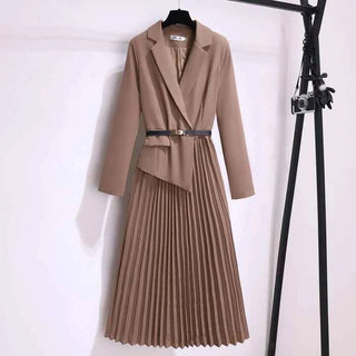 Tailliertes Plissee-Blazer-Midikleid