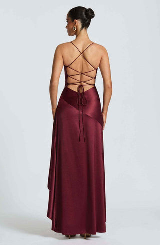 Maxikleid mit Rüschenabschluss