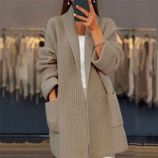Lockere Strickjacke im Longcut