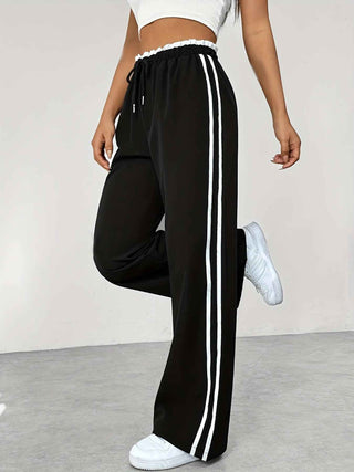 Weite Hose mit Streifen