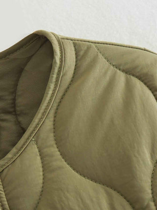 Taillierte Steppjacke mit Knopfverschluss