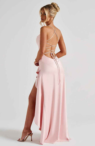 Maxikleid mit Rüschenabschluss