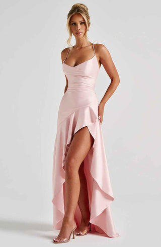 Maxikleid mit Rüschenabschluss