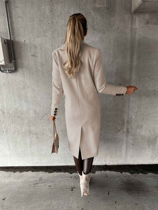 Figurbetonter Trenchcoat in Long-Form