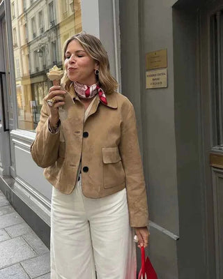 Kurzjacke tailliert mit Knöpfen