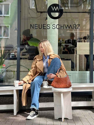 Schultertasche mit geflochtenem Detail