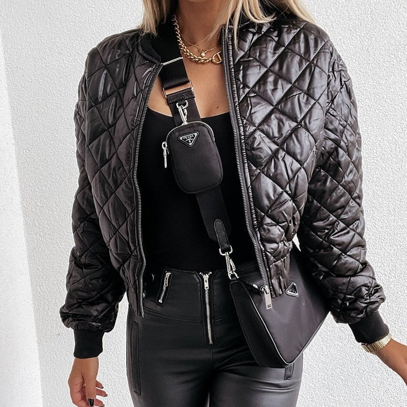 Kort modern quiltad bomberjacka