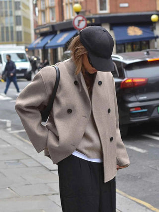 Weit geschnittene Jacke mit Knopfverschluss