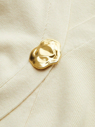 Alma – Feinstrick - Cardigan mit Skulptur - Knopf - Cecile LavelleZwart