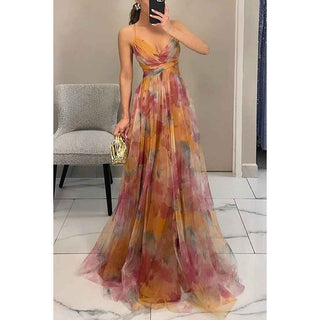 Amara – Elegantes Maxikleid aus floraler Chiffon, mit feinen Spaghettiträgern und raffiniertem Cut - Out - Cecile Lavellegeblümt