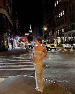 Amara – Glitzerndes Pailletten - Maxikleid mit schmalen Trägern - Cecile LavelleSilber