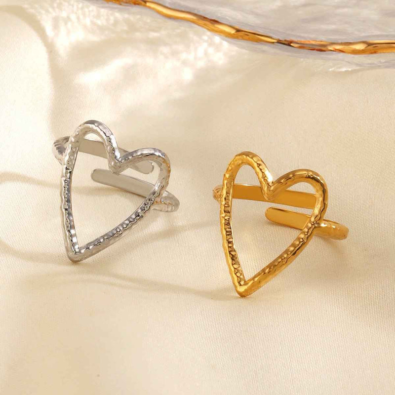 Amelia – Open heart ring in gold or silver