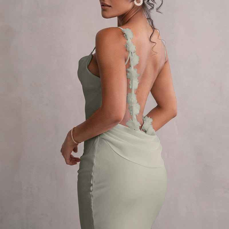 Amélie – Backless maxi dress with floral embellishment