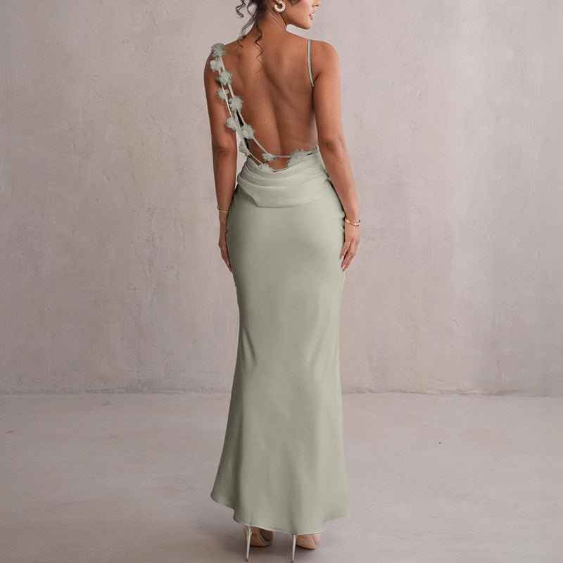 Amélie – Backless maxi dress with floral embellishment