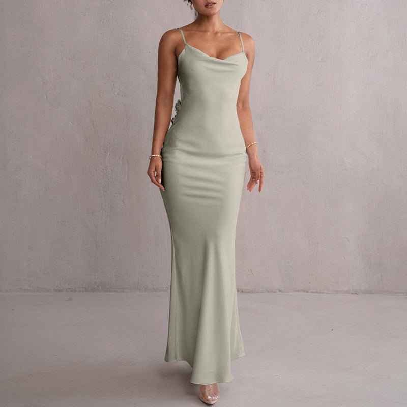 Amélie – Backless maxi dress with floral embellishment