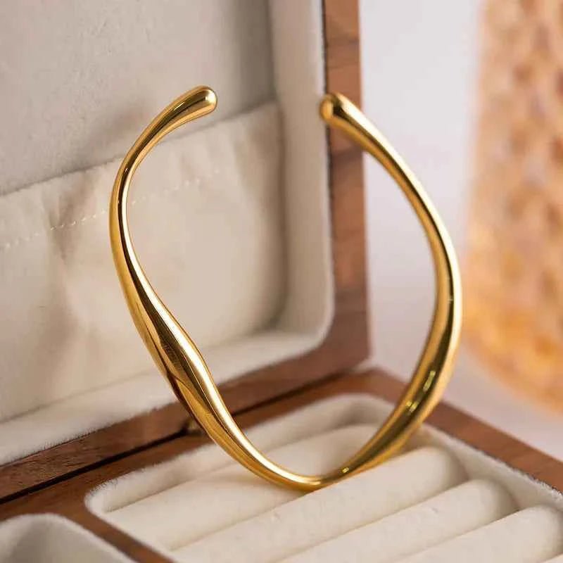 Bracelets Made of Gold