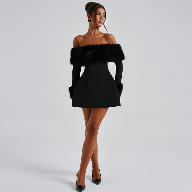 Aurora – Off-shoulder minikjole med kunstpelskant