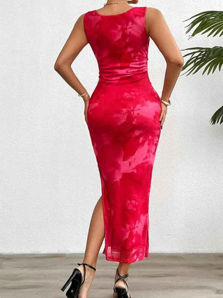 Camila – Figurbetontes Midikleid mit Wasserfarben - Print & Satin - Look - Cecile LavelleRot