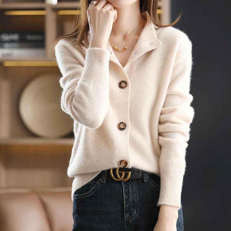 Cardigan with buttons