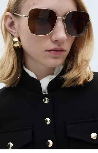 Carmen – Kurze Offiziersjacke mit Goldknöpfen und Pattentaschen - Cecile LavelleSchwarz