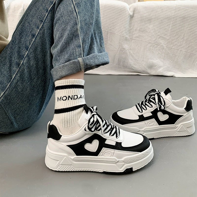 cassidy – chunky sneakers with heart detail in contrasting colors