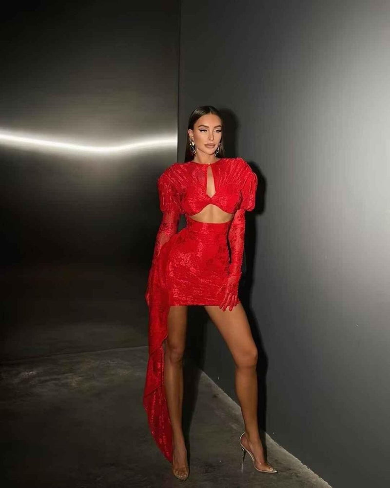 Celina – asymmetrisk mini-aftenkjole med pufærmer og cut-out