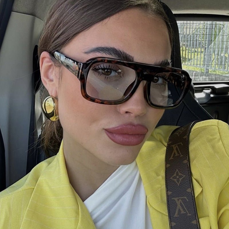 Chiara – Oversized Sunglasses with Wide Frame and Gradient Lenses