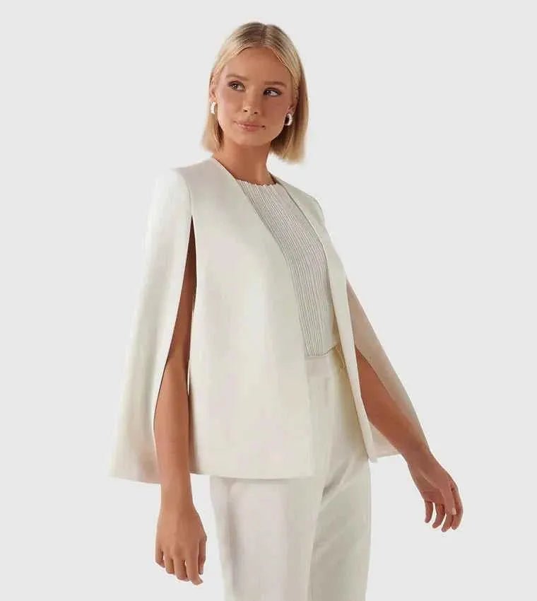Claire – Eleganter Damen Cape Blazer mit fließendem Schnitt & Ärmelschlitz