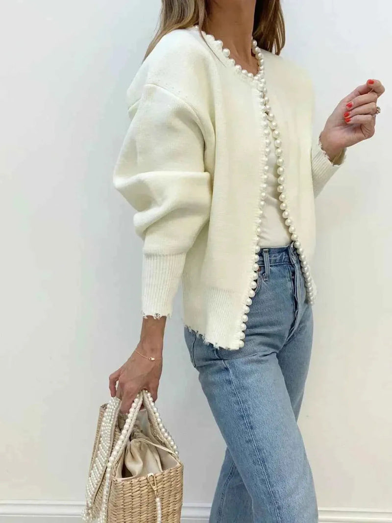Claire – Strick-Cardigan mit Perlenbesatz & Fransen-Details