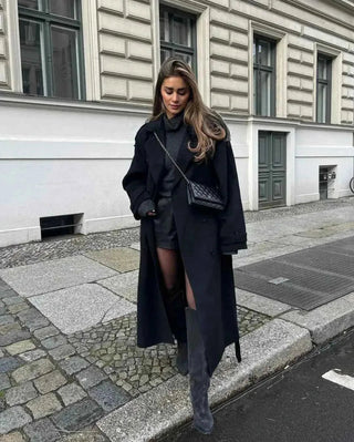 Colette – Langer Damen Trenchcoat in Schwarz mit Gürtel & Oversize - Look - Cecile LavelleSchwarz