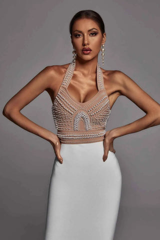 darya – bodycon midikleid mit perlenbesetztem mesh-top in nude