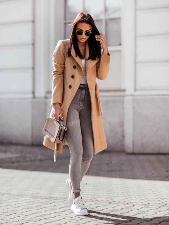 Doppelreihiger Trenchcoat tailliert