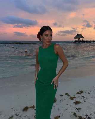 Elara – Schimmerndes Maxikleid mit figurbetonter Silhouette - Cecile LavelleGold