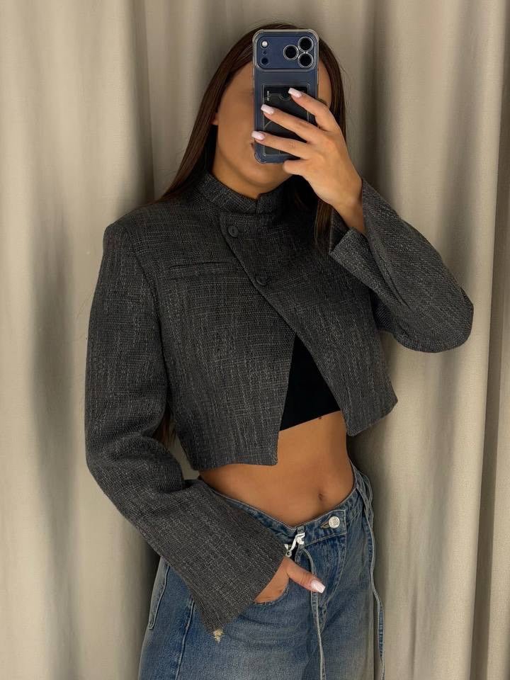 Elegant women's short jacket with stand-up collar