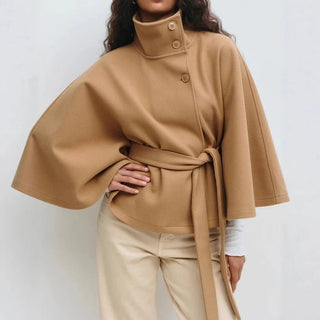 Eleganter Cape - Mantel mit Gürtel - Cecile LavelleKhaki