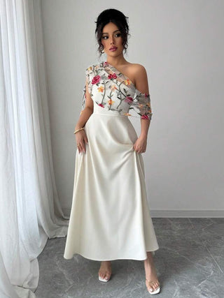 Elegantes Maxikleid für Hochzeit mit Blumenapplikation - Cecile LavelleWeiß