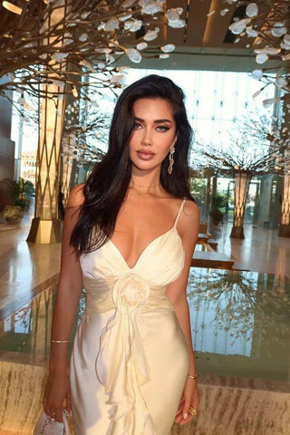 Elena – Maxikleid in Elfenbein mit Rüschen & Rosendetail - Cecile LavelleS