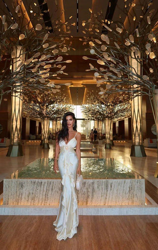 Elena – Maxikleid in Elfenbein mit Rüschen & Rosendetail - Cecile LavelleS