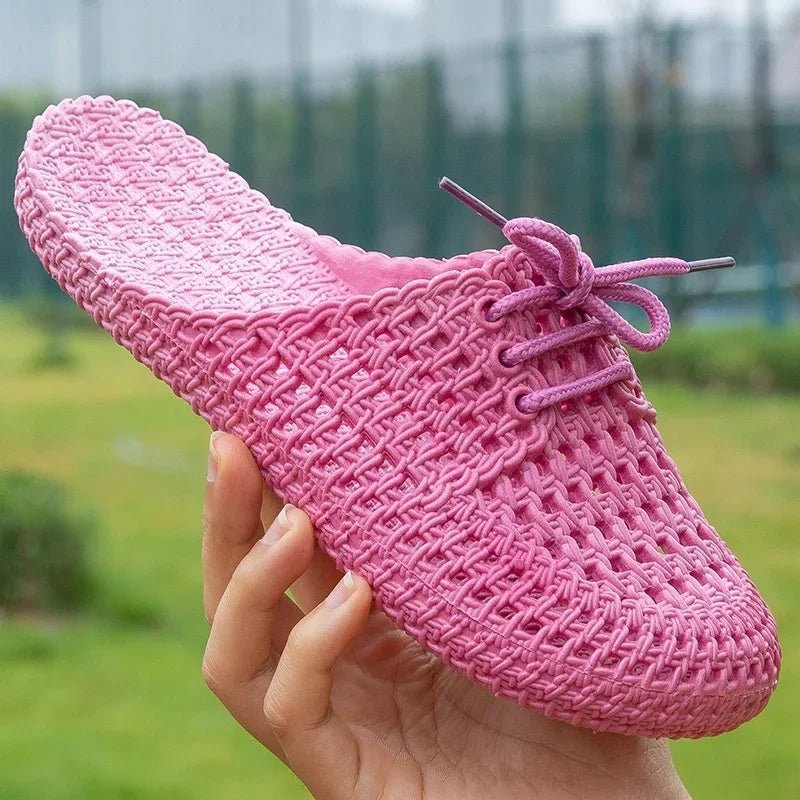 Woven women's mules are breathable summer slippers