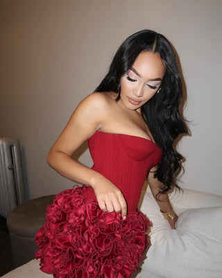 Giulia – Rotes, trägerloses Korsett - Minikleid mit dramatischem Volantrock - Cecile LavelleRot